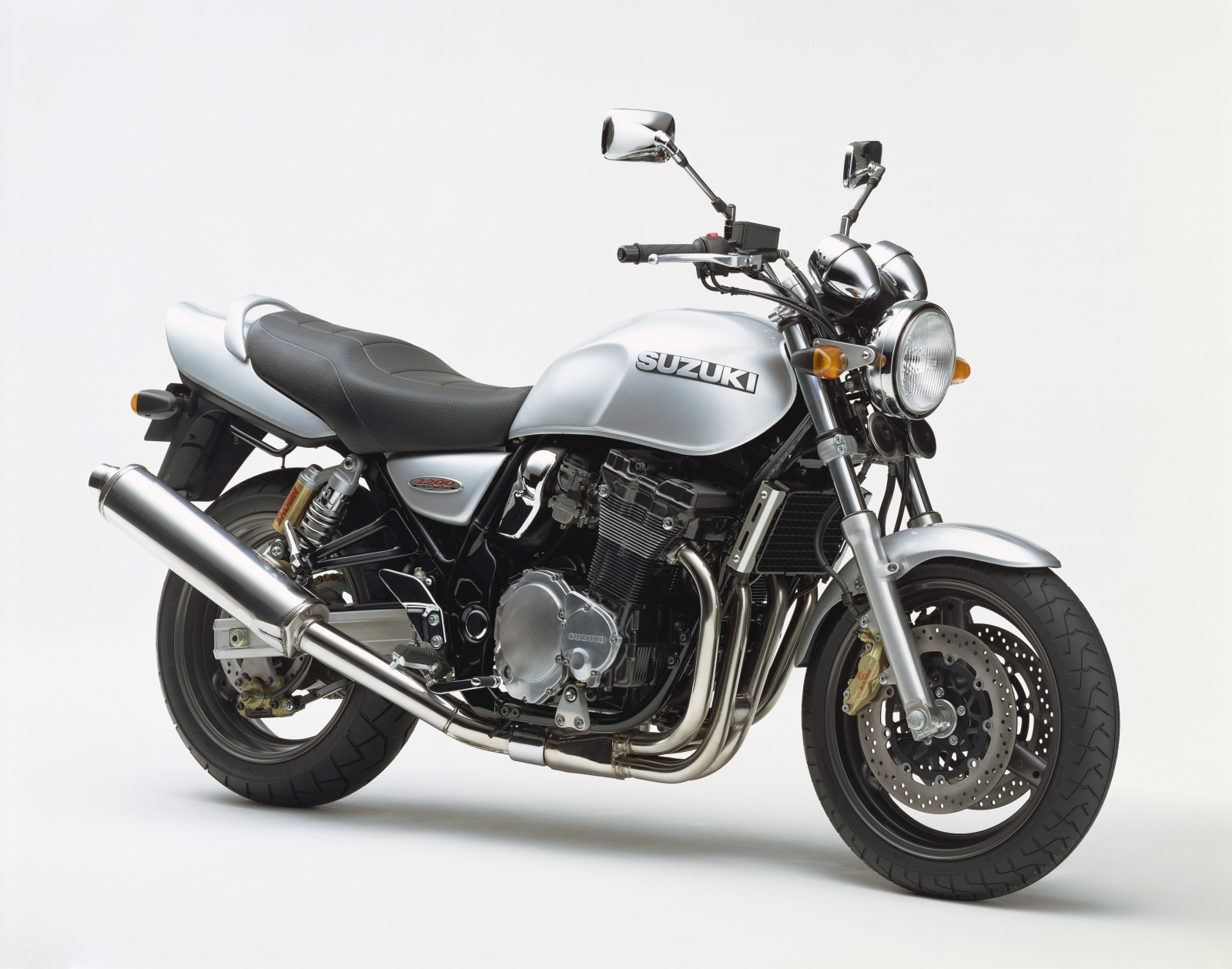 イナズマ1200