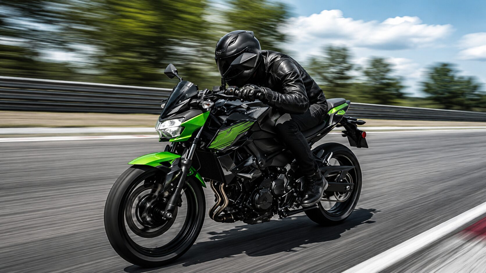 カワサキZ400の最高速は何km/h？加速や走行性能を解説